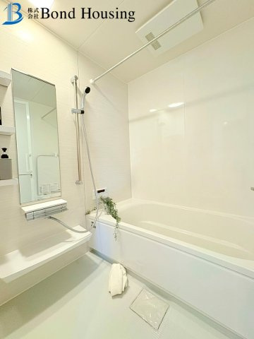 お車並列2台駐車可・お洒落な外観　福吉台　全３棟　3号棟の浴室