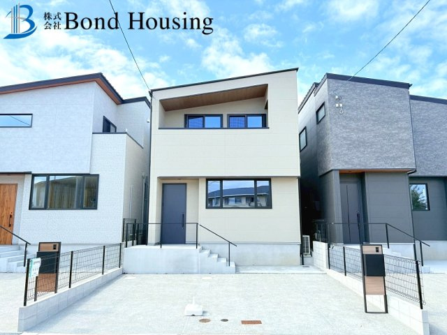 LDKは広々約19.5帖・お洒落な外観　福吉台　全３棟　2号棟の外観