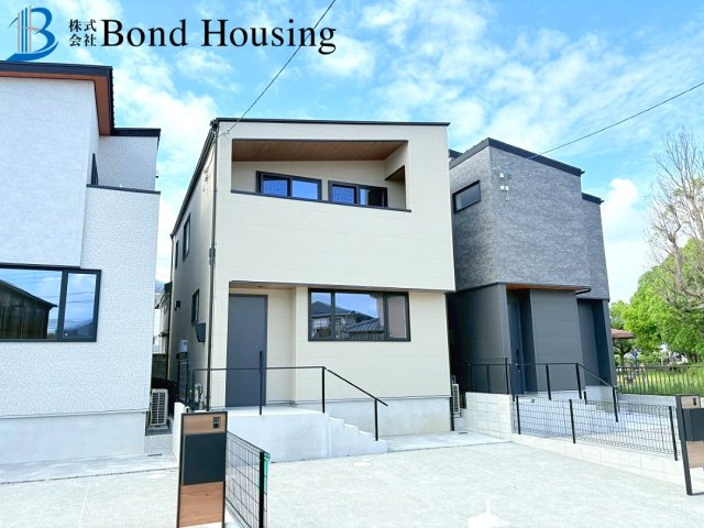 LDKは広々約19.5帖・お洒落な外観　福吉台　全３棟　2号棟の外観