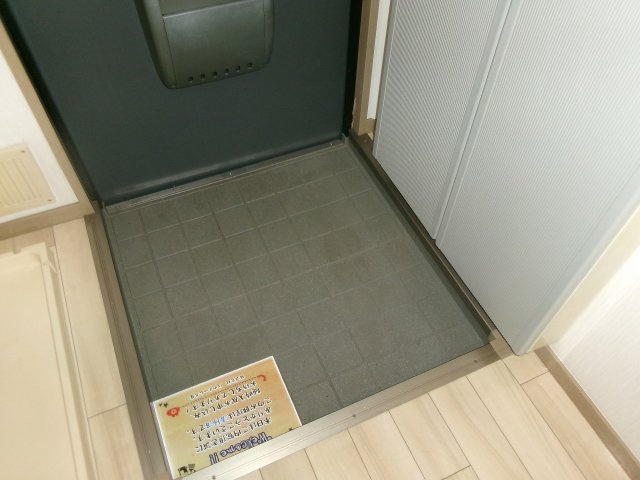 MCハイツⅡの玄関