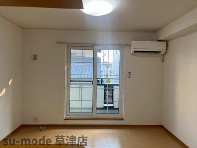 【居間・リビング】 | スイートハウス藤Ⅰ | こちらのリビングで趣味の時間をお楽しみください