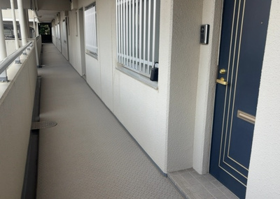 【その他共用部分】 | ライフプラザ相模原 | 共有部分は、住民なら誰もが使える設備のこと。例えば駐車場やエレベーター、インターネット設備、セキュリティ設備などがあります。他にも、マンションの廊下・外部階段やエントランス・ゴミ置き場などがあります。