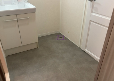 【脱衣所】 | ライフプラザ相模原 | 洗面脱衣所は「体を綺麗に整える場所」という目的と役割を持っています。そして便利で使い勝手のいい「体を綺麗に整える場所」にするためには、配置や動線、照明や収納計画をしっかりと検討しておく必要があります。