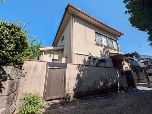 平野八丁柳町の前面道路含む現地写真|天皇陵が隣接しており、お散歩やお子様の遊び場に最適です♪