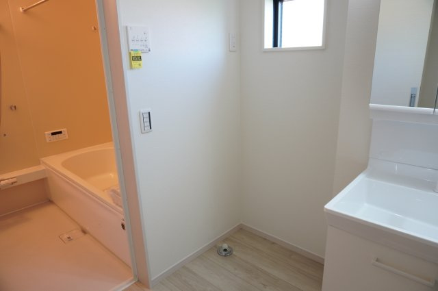 越谷市大字大竹 新築分譲住宅 全3棟 1号棟のランドリースペース