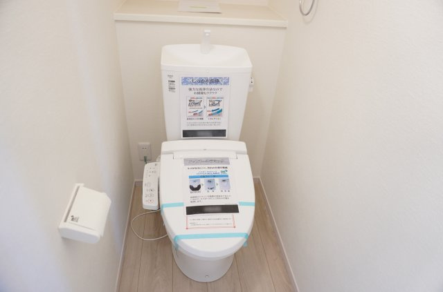 越谷市大字大竹 新築分譲住宅 全3棟 1号棟のトイレ|1階