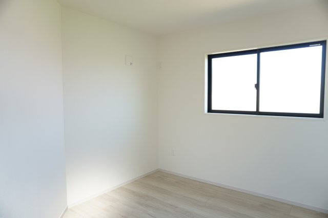 越谷市大字大竹 新築分譲住宅 全3棟 1号棟の洋室|5.5帖