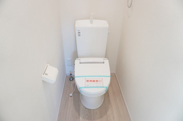 越谷市大字大竹 新築分譲住宅 全3棟 1号棟のトイレ|2階