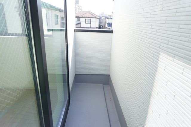 越谷市大字大竹 新築分譲住宅 全3棟 1号棟のバルコニー