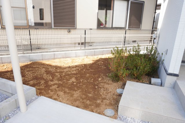 越谷市大字大竹 新築分譲住宅 全3棟 1号棟の庭