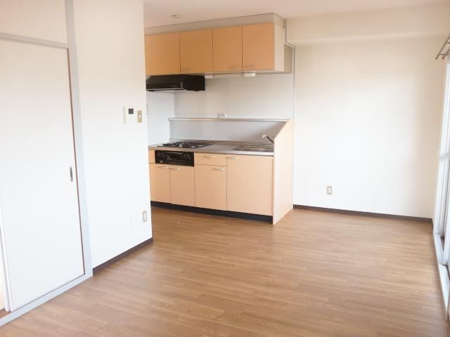 ロイヤルコーポ加古川の居間・リビング