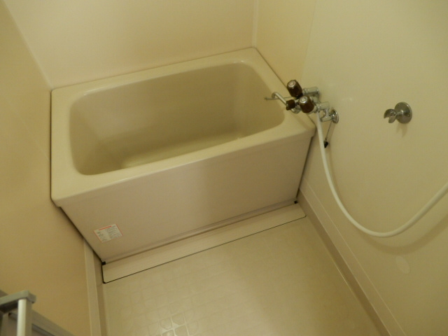 ロイヤルコーポ加古川の浴室