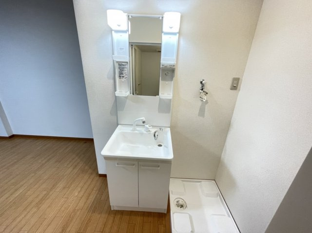 マンションシャトローの独立洗面台