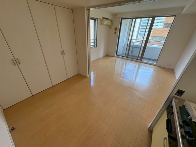 大阪市西区靱本町３丁目の賃貸マンションの居間・リビング