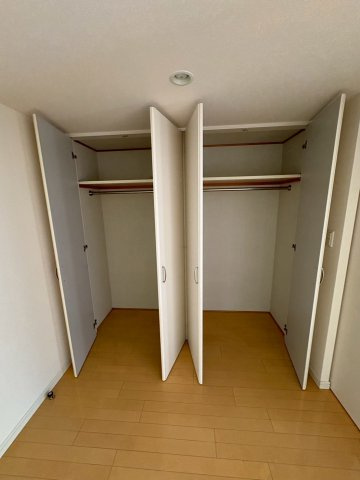 大阪市西区靱本町３丁目の賃貸マンションの収納