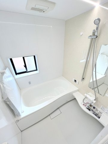 あきる野市草花全６棟　新築分譲の浴室|2025年撮影