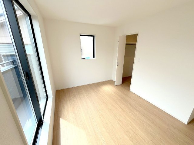 あきる野市草花全６棟　新築分譲の洋室|2025年撮影