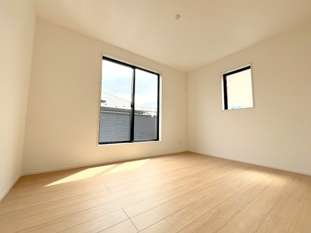 あきる野市草花全６棟　新築分譲の洋室|2025年撮影