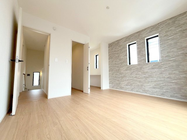 あきる野市草花全６棟　新築分譲の居間・リビング|2025年撮影