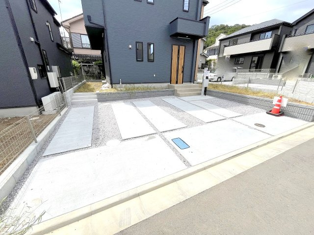 あきる野市草花全６棟　新築分譲の駐車場|2025年撮影