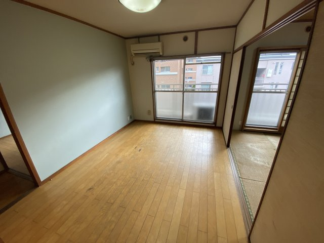 年ケ森ハイツの居間・リビング