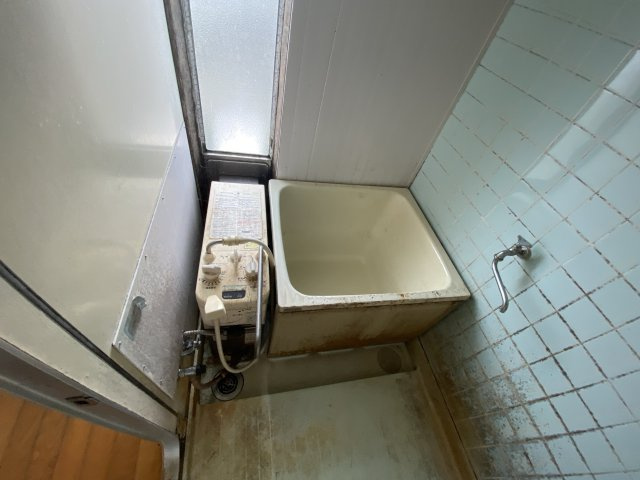 年ケ森ハイツの浴室