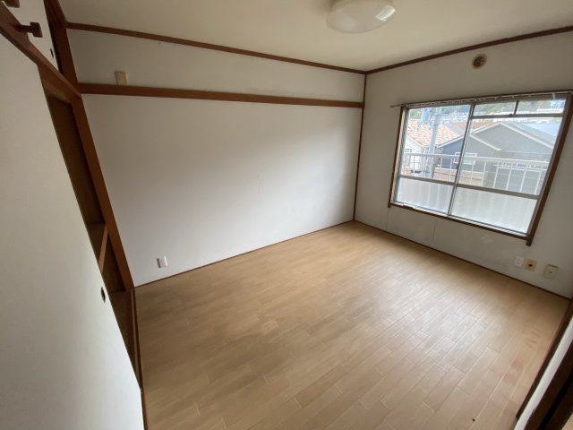年ケ森ハイツの洋室