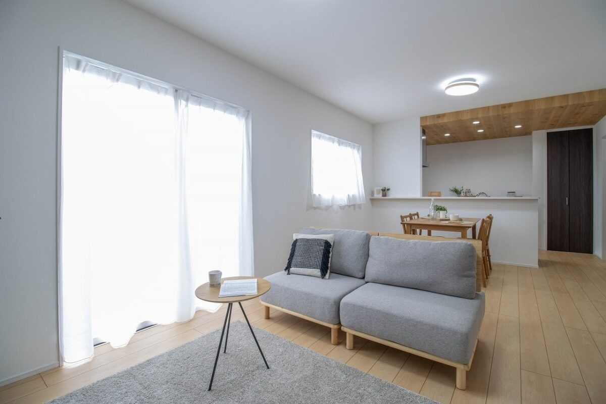 広島市安佐南区安東５丁目　新築一戸建ての居間・リビング