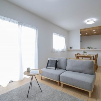 広島市安佐南区安東５丁目　新築一戸建ての居間・リビング