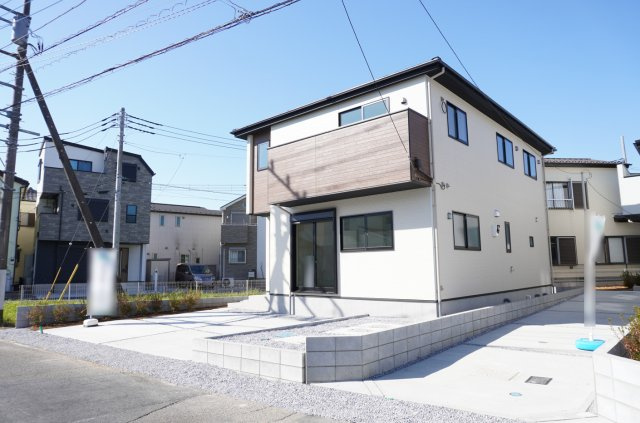 越谷市大字大竹 新築分譲住宅 全3棟 2号棟の外観