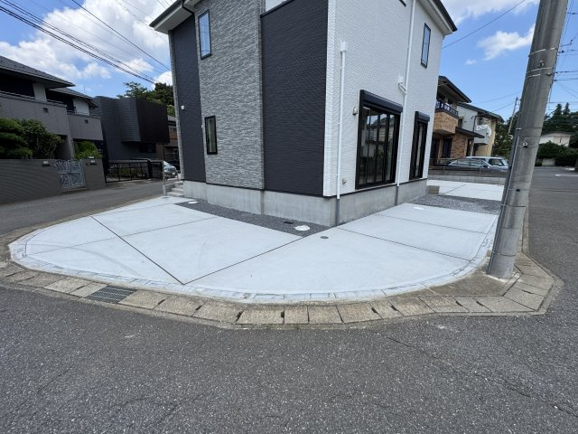 松戸市上本郷新築戸建【上本郷小学校：6分】の駐車場|1号棟駐車スペース・2台駐車可