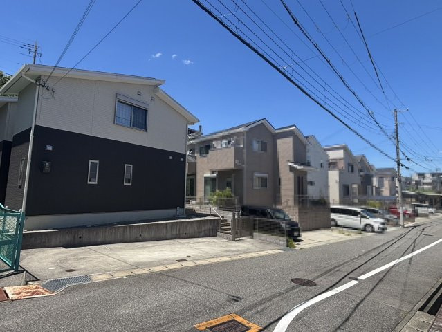 神戸市北区緑町2丁目戸建の前面道路含む現地写真