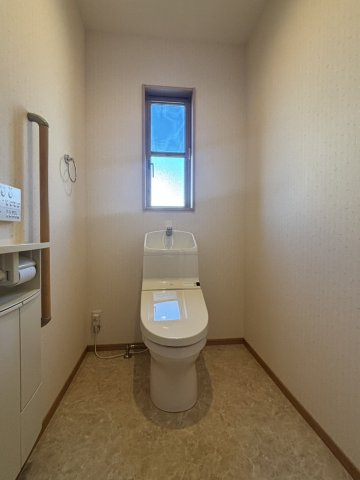 神戸市北区緑町2丁目戸建のトイレ