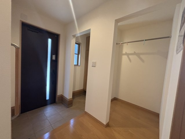 神戸市北区緑町2丁目戸建の玄関