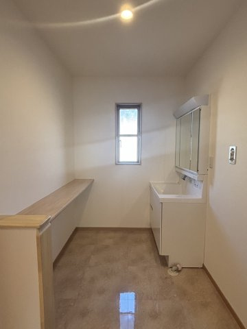 神戸市北区緑町2丁目戸建の洗面所