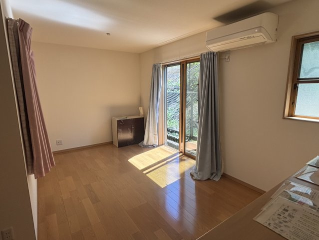 神戸市北区緑町2丁目戸建の居間・リビング