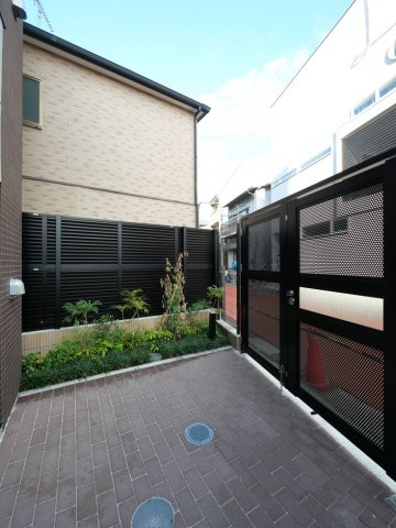 【その他共用部分】 | コンポジット渋谷本町 | 窓と道路は離れています