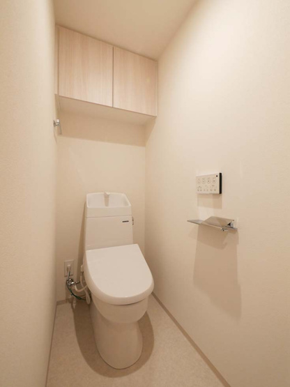 【トイレ】 | コンポジット渋谷本町 | 温水洗浄式トイレです