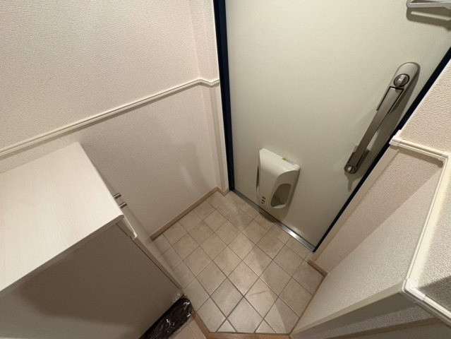 シュープリームの玄関