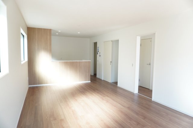 越谷市大字大竹 新築分譲住宅 全3棟 3号棟の居間・リビング