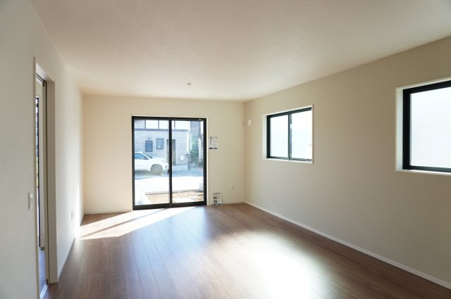 越谷市大字大竹 新築分譲住宅 全3棟 3号棟の居間・リビング