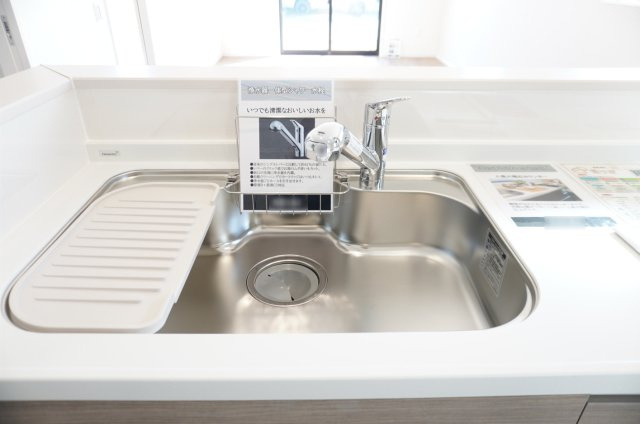 越谷市大字大竹 新築分譲住宅 全3棟 3号棟のキッチン