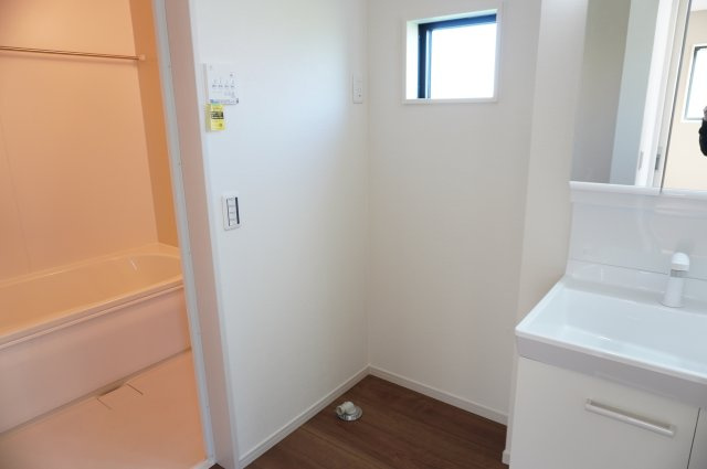 越谷市大字大竹 新築分譲住宅 全3棟 3号棟のランドリースペース