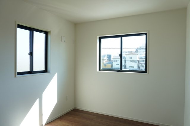 越谷市大字大竹 新築分譲住宅 全3棟 3号棟の洋室|5.2帖