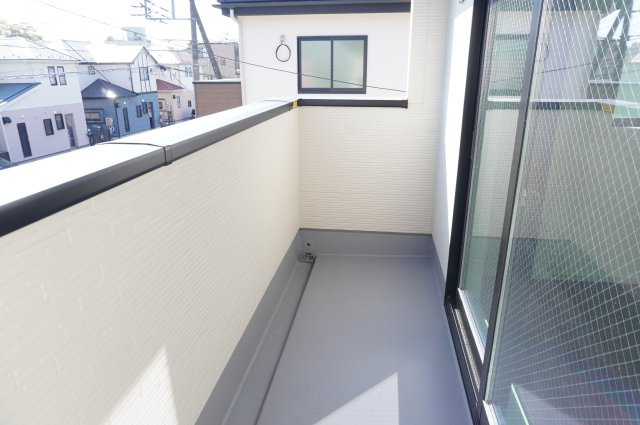 越谷市大字大竹 新築分譲住宅 全3棟 3号棟のバルコニー