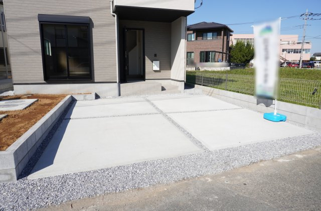 越谷市大字大竹 分譲住宅 の駐車場