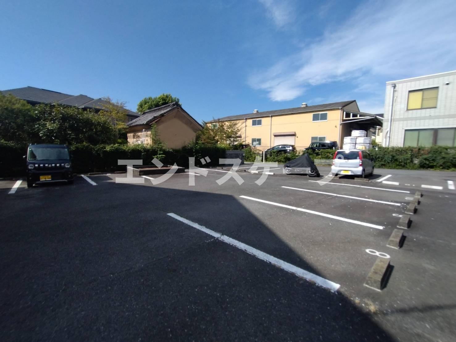 メゾン・ド・スリジエ　Ｂの駐車場|高崎、前橋のお部屋探しはエンドスケープまで！お客様の理想お聞かせ下さい♪