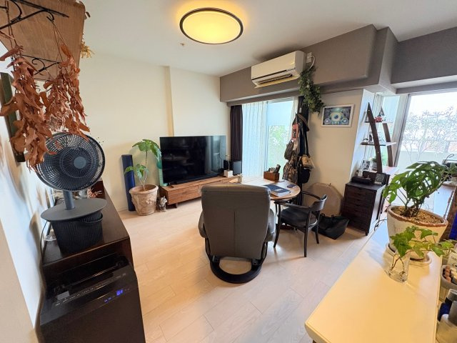 レジュール ザ・元町駅前の居間・リビング