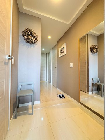 レジュール ザ・元町駅前の玄関