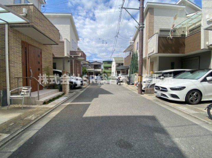 大蓮東3丁目中古戸建の前面道路含む現地写真|分譲地内にある為、閑静な住宅街です！